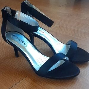 Comfortview heeled sandals 7W NWOT